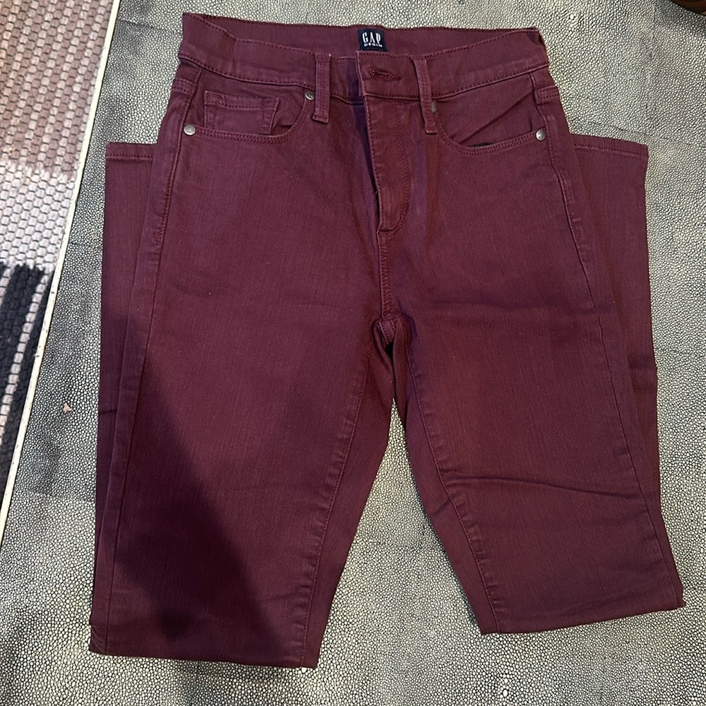 Gap jeans NWOT. Burgundy color